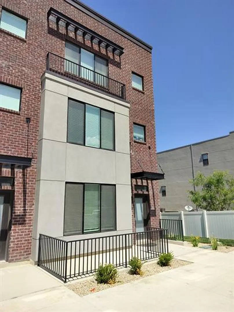 ** Coming Soon Updated & Modern | End Unit | North Salt Lake Townhome! — Photo 2