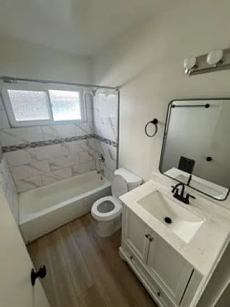 15470 Moorpark St #2 — Photo 6