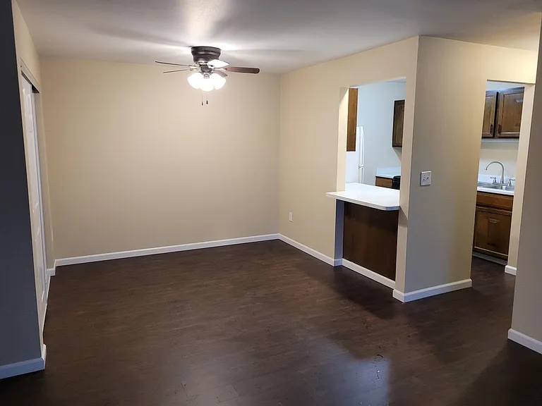 2410 Wilson Ct — Photo 6