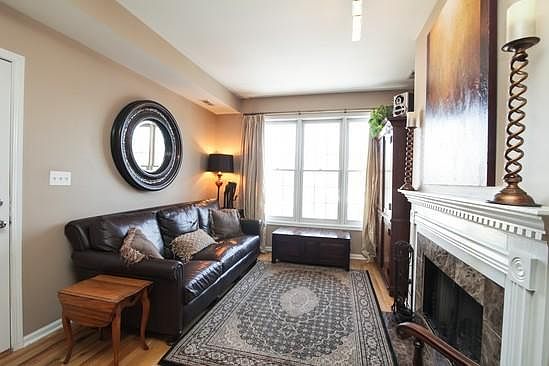 1st image of 942 N Wood St APT 2
