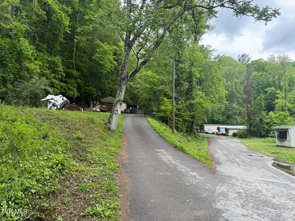345 Hamblen St S, Big Stone Gap, VA 24219