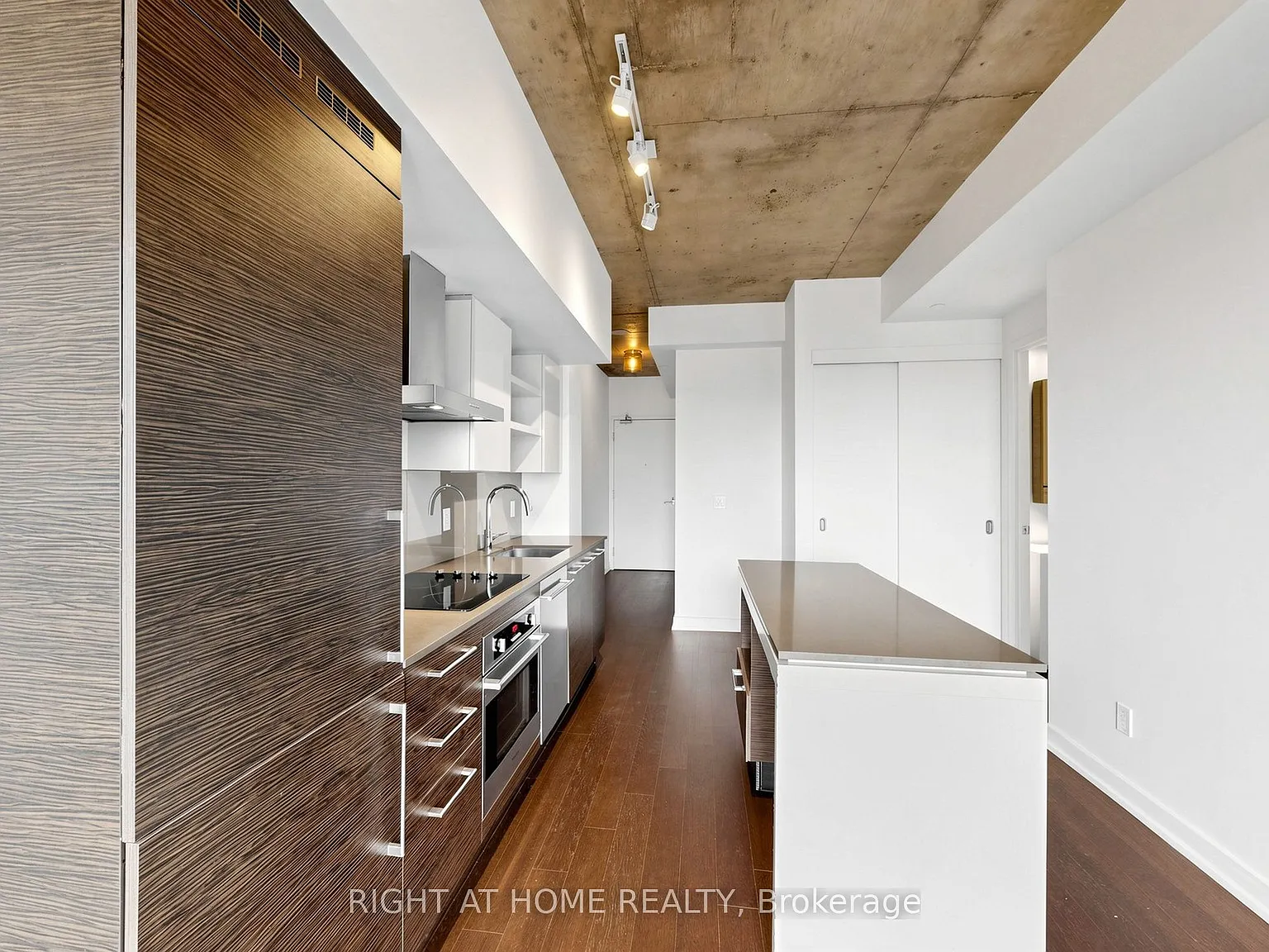 1 bed, $2,300 — Photo 3