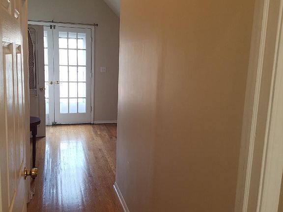 5th image of 3036 N Southport Ave APT 3