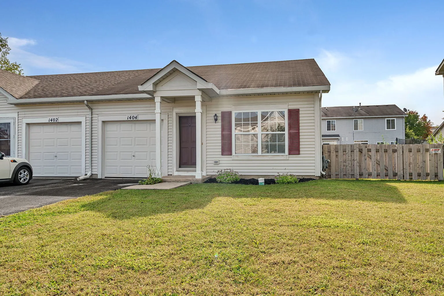 1404 Plantain Dr photo 1