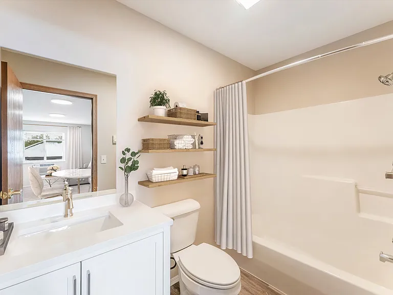 810 Mandeville Ln #1 — Photo 4
