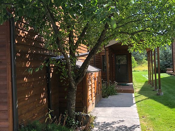 2nd image of 450 Sagebrush Drowen #F