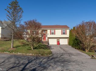 32 Phlox Ln, Martinsburg, WV 25404