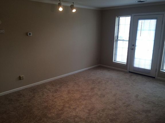 5th image of 926 Harbor House Dr Unit 4