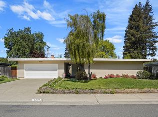 4221 American River Dr, Sacramento, CA 95864