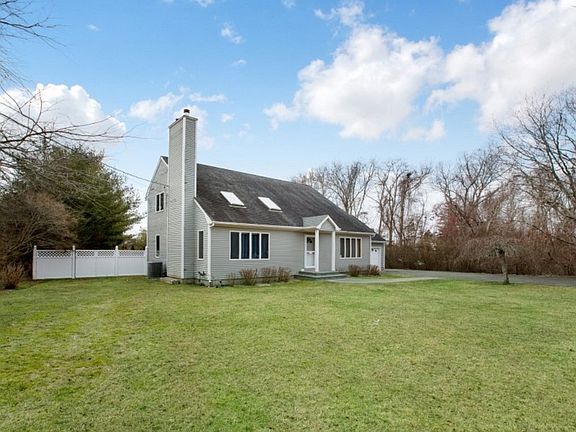 2nd image of 361 Moses Ln