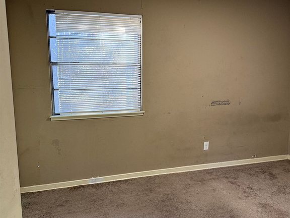 4th image of 2301 Ridge Park Dr
