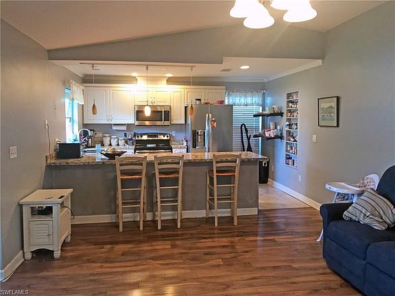 3rd image of 3556 Bailes St