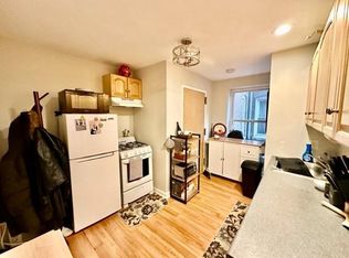 30 Fleet St #10R, Boston, MA 02113