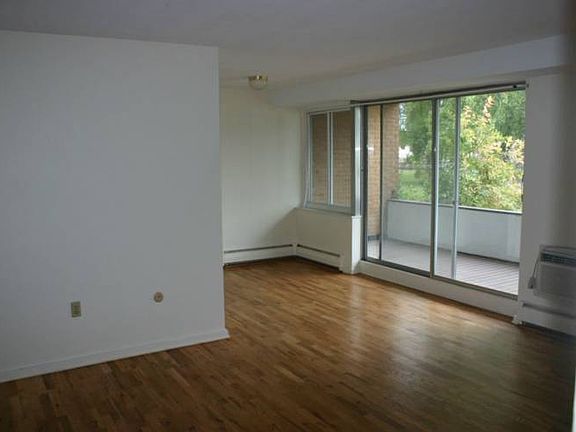 4th image of 2119 Bayliss St APT 21