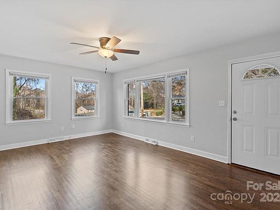 5th image of 1123 W Davidson Ave