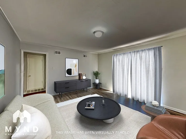 3020 Elgin Dr — Photo 2