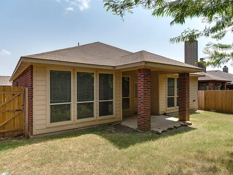 6677 Friendsway Dr — Photo 20