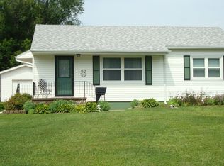 1418 Devitt Ave, Muscatine, IA 52761