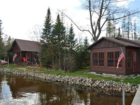 2 homes on 135'