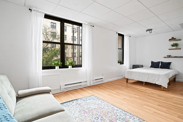 Sold by BREU CHURCHILL | media 5