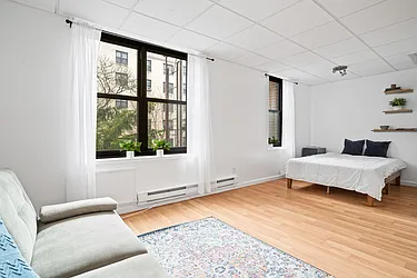 Sold by BREU CHURCHILL