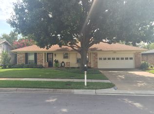 709 Regency Dr, Hurst, TX 76054