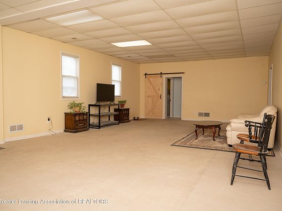 5th image of 127 N Saint Johns St