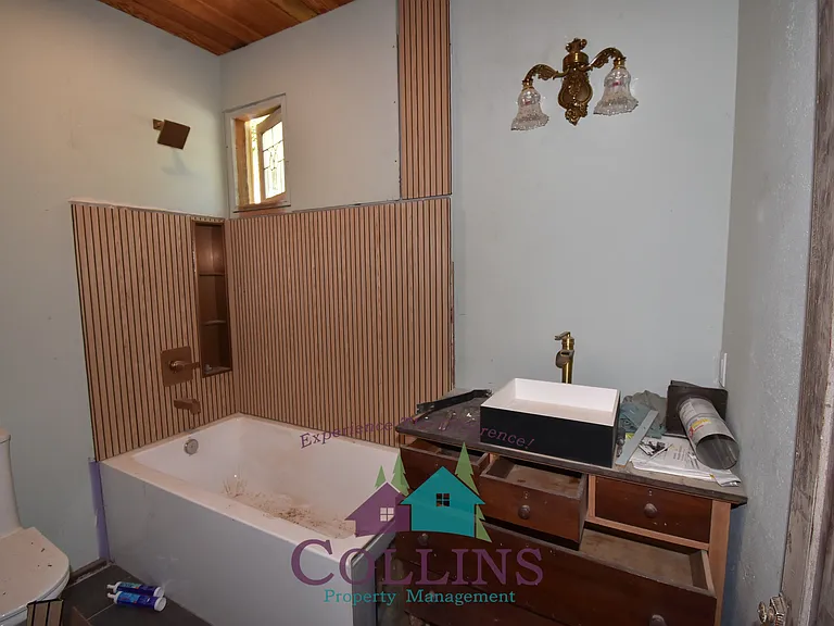 422 Dalton St — Photo 8