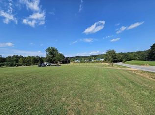 1107 Fairfield Rd, Westmoreland, TN 37186