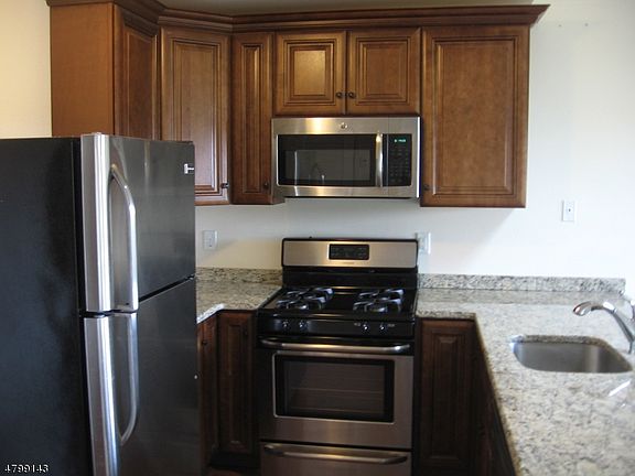 2nd image of 5 Steamboat Dr Unit 6