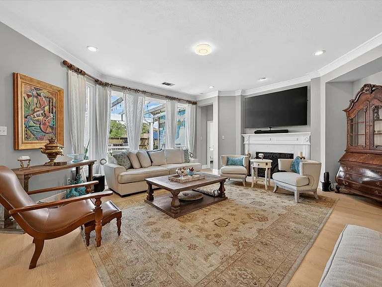 3409 Waterbury Ct — Photo 5