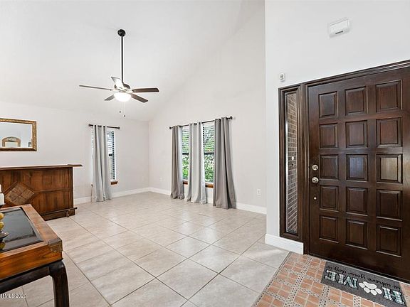 5th image of 380 Oak Lake Pl