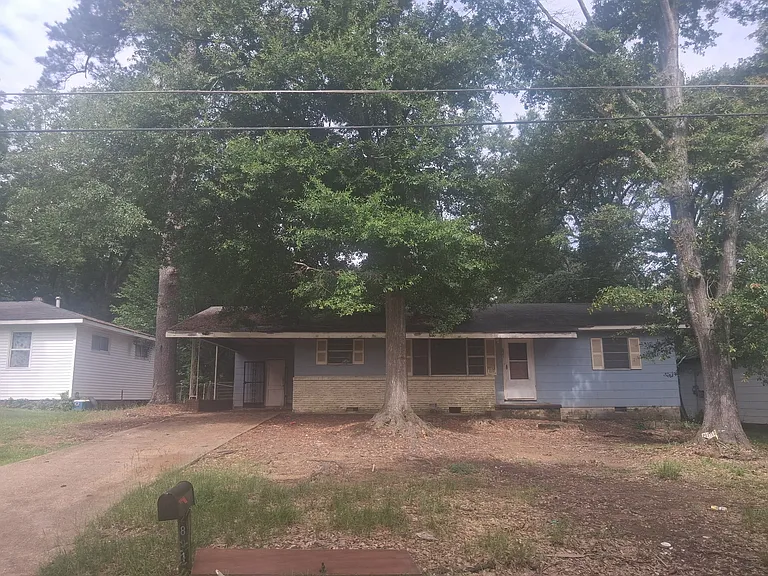 2821 Tara Rd — Photo 1