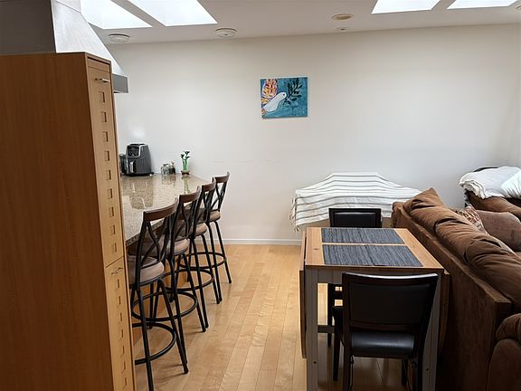 4th image of 29 Warren St #1