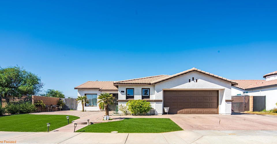 1st image of 43309 Avenida Estrella