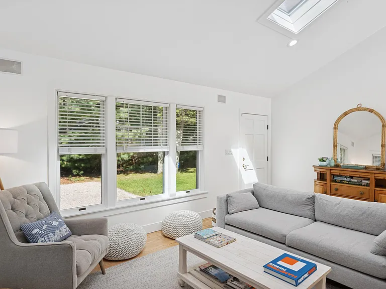 33 Corbin Ave — Photo 14