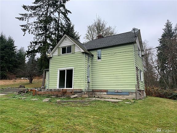 2nd image of 2382 NE Moon View St