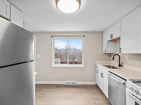 5th image of 59 Garden St