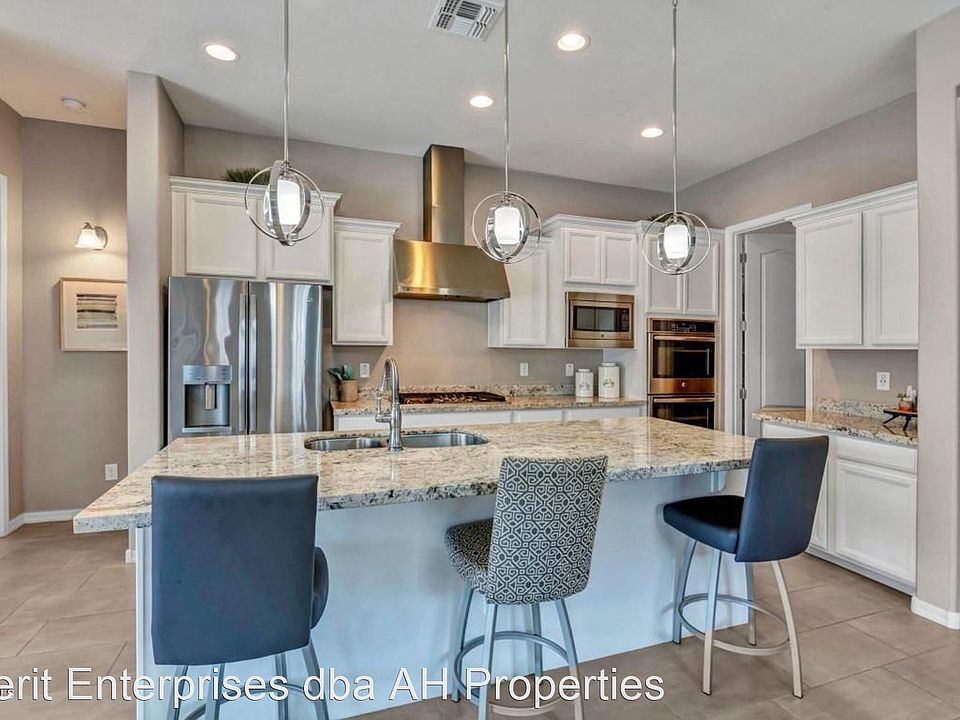 1st image of 3039 E Austin Dr