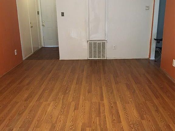 2nd image of 3243 Tidewater Dr