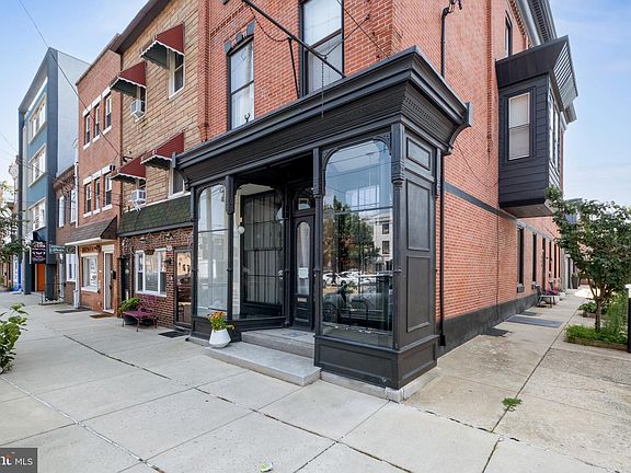 2nd image of 526 E Girard Ave