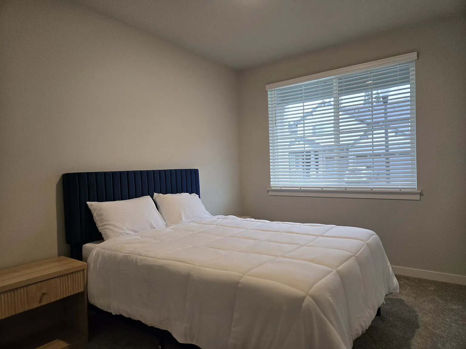 4 bed, 2350 sqft, $5,500 — Photo 4