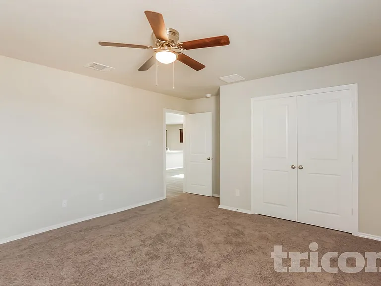 9736 Marbach Brk — Photo 8