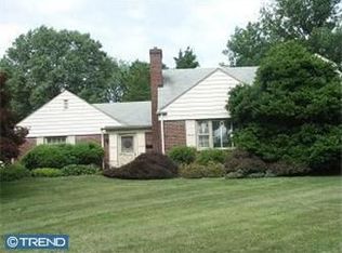 227 Sykes Ln, Wallingford, PA 19086