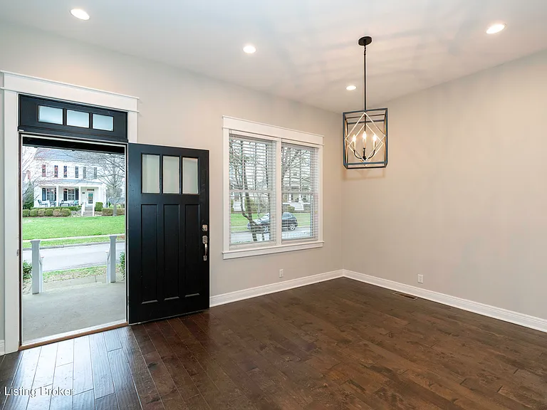 9506 Gerardia Ln — Photo 10