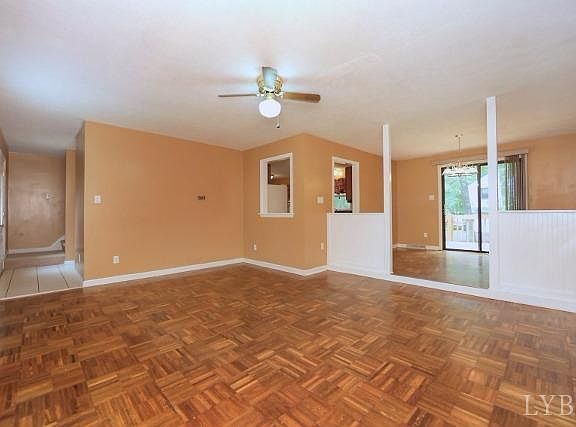 5th image of 404 Lake Vista Dr