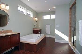 5th image of 1349 N Oakley Blvd