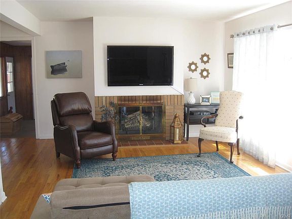 2nd image of 3731 Timberlane Dr