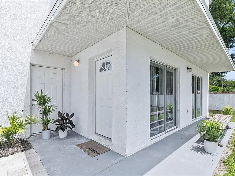 9415 Citrus Glen Pl — Photo 1
