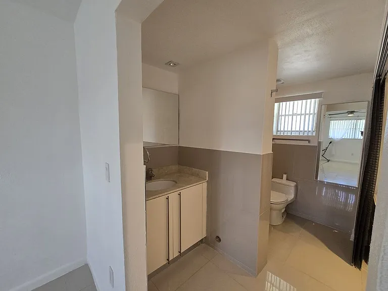 2800 NE 203rd St #24 — Photo 38
